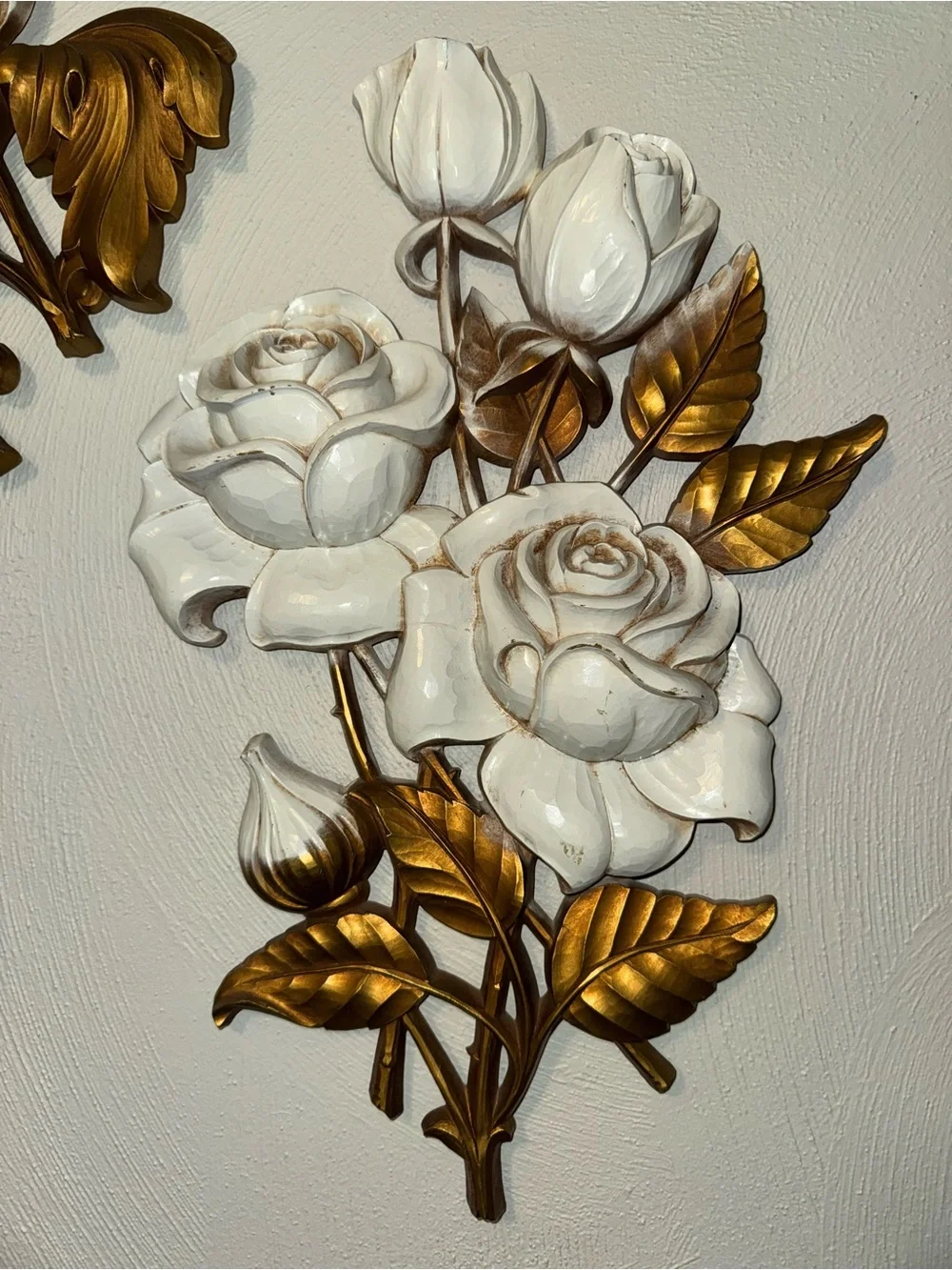 HOMCO White and Gold Floral Wall Décor
